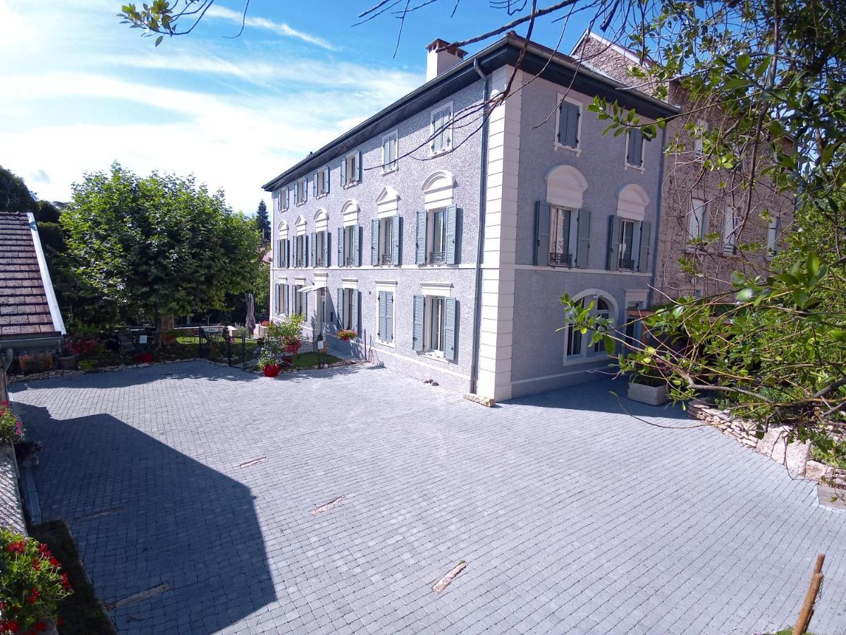 Hotel A Deux Pas Du Rheby Villebois Exterior foto